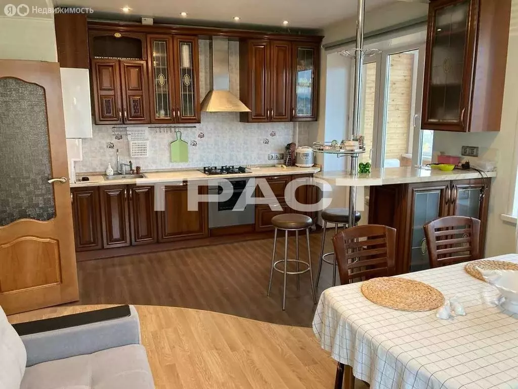 2-комнатная квартира: село Ямное, Советская улица, 2Б (77.8 м) - Фото 1