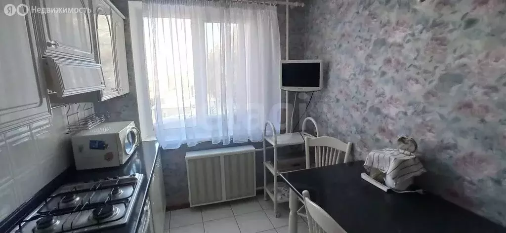 3-комнатная квартира: Чебоксары, улица 139-й Стрелковой Дивизии, 10 ... - Фото 2