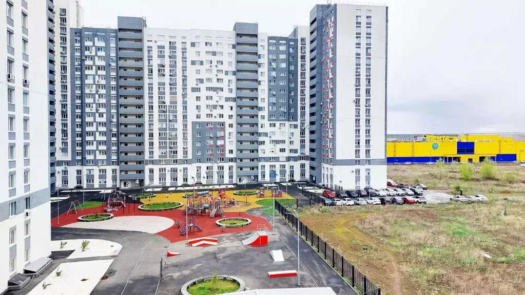 3-к кв. Оренбургская область, Оренбург ул. Автомобилистов, 13 (90.0 м) - Фото 0