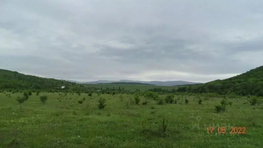 Участок в Крым, Бахчисарайский район, Верхореченское с/пос, с. ... - Фото 1