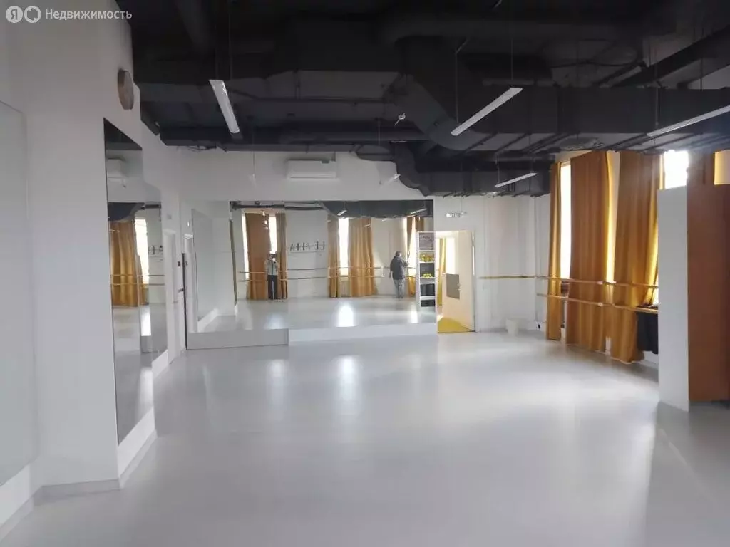 Торговая площадь (200 м) - Фото 1