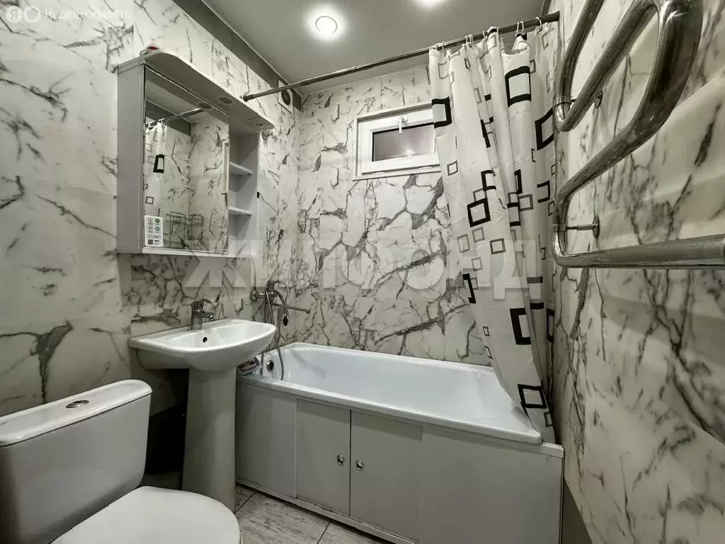 3-комнатная квартира: Иркутск, улица Красных Мадьяр, 133 (54.3 м) - Фото 1