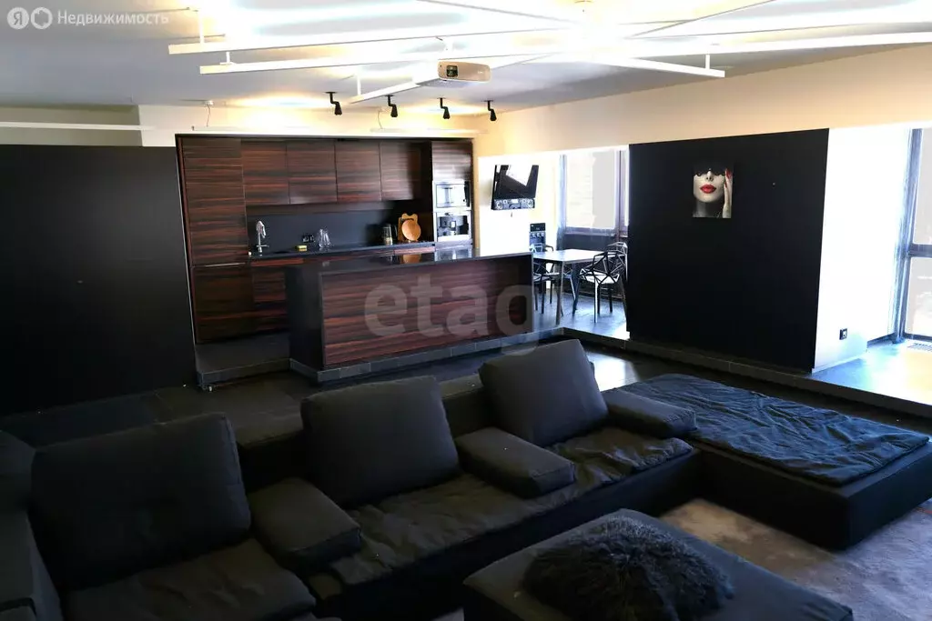 4-комнатная квартира: Самара, улица Братьев Коростелёвых, 142Б (167 м) - Фото 1