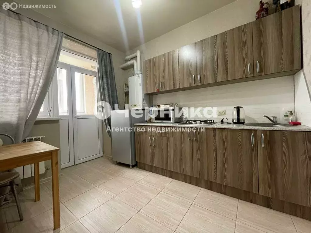 1-комнатная квартира: Каменск-Шахтинский, улица Ворошилова, 136 (37 м) - Фото 1