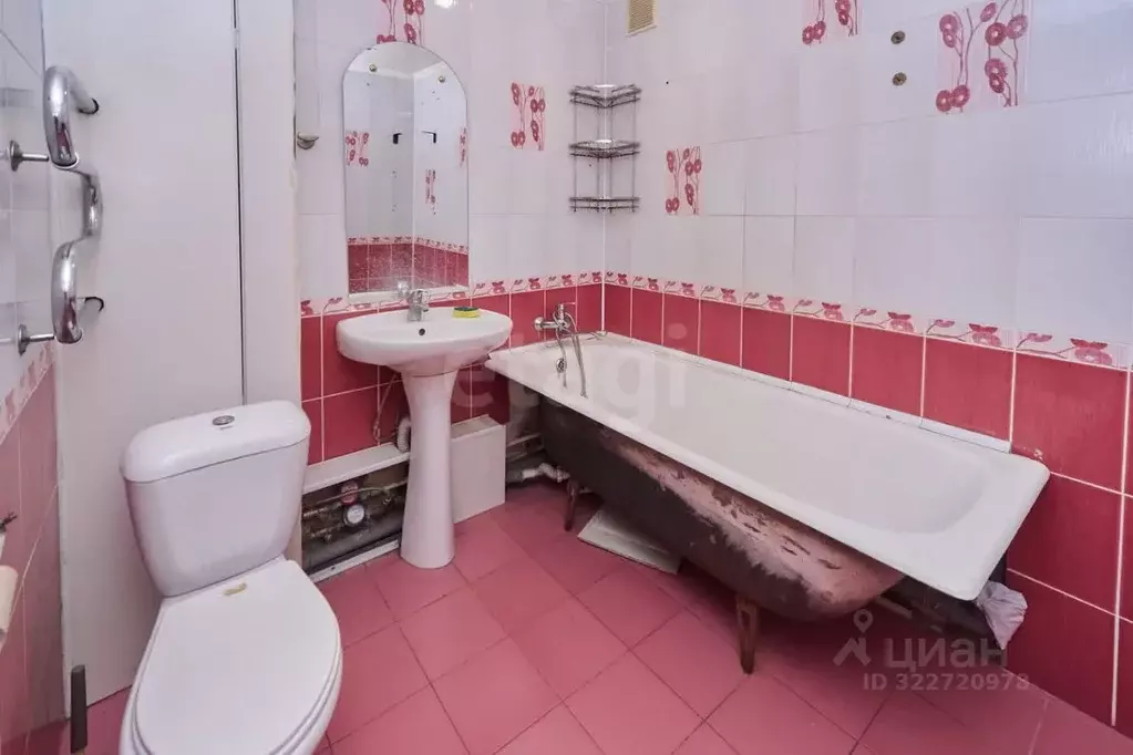 3-к кв. Кемеровская область, Кемерово просп. Ленина, 102 (56.0 м) - Фото 0