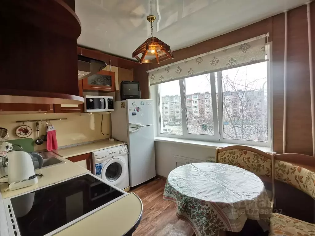 2-к кв. Магаданская область, Магадан ул. Берзина, 17А (50.1 м) - Фото 0