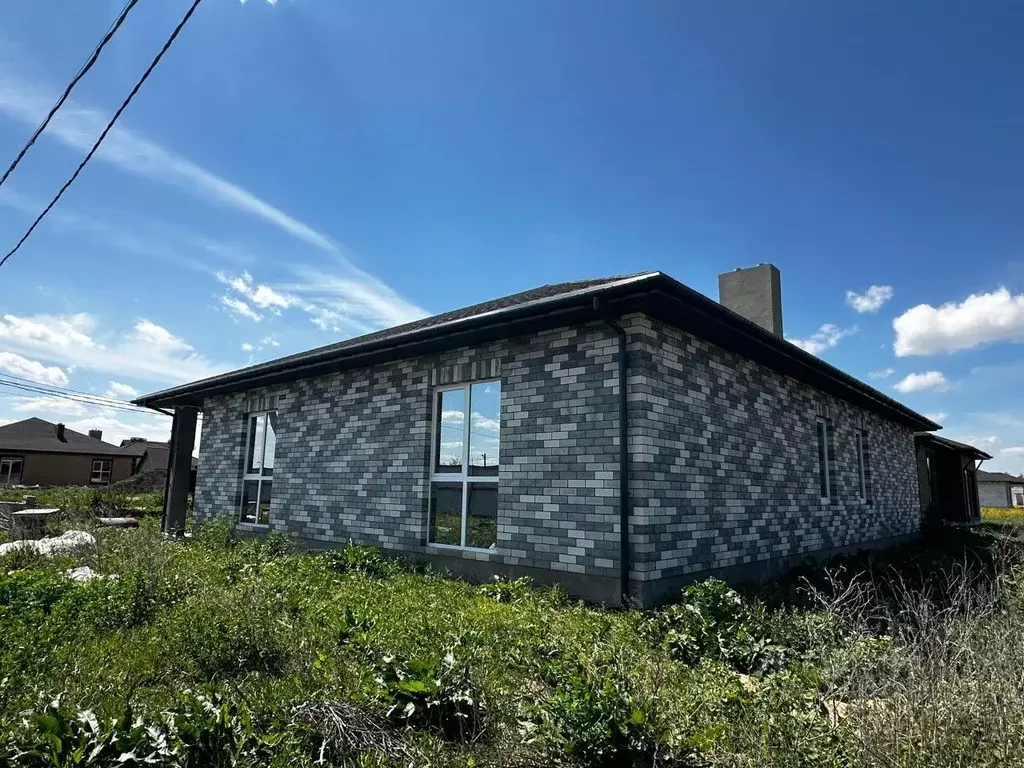 Дом в Волгоградская область, Среднеахтубинский район, Фрунзенское ... - Фото 1