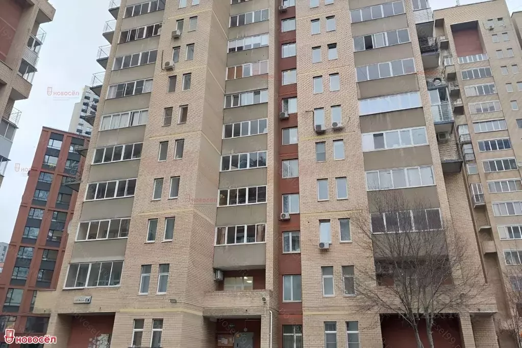 3-к кв. Свердловская область, Екатеринбург ул. Онежская, 6А (108.9 м) - Фото 1