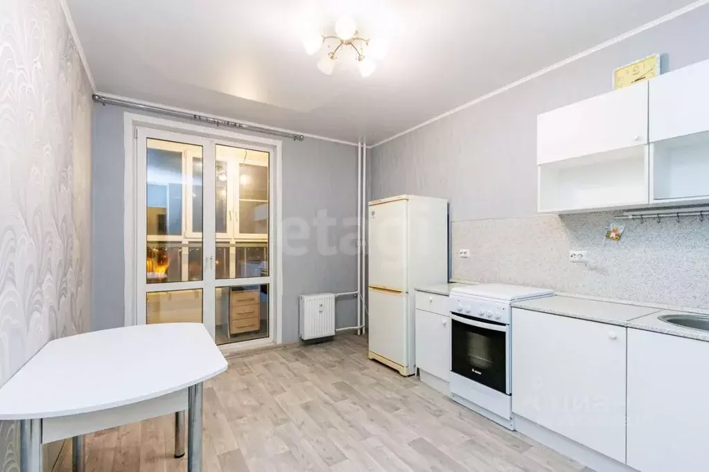 1-к кв. Тюменская область, Тюмень ул. Александра Протозанова, 10 (37.0 ... - Фото 1