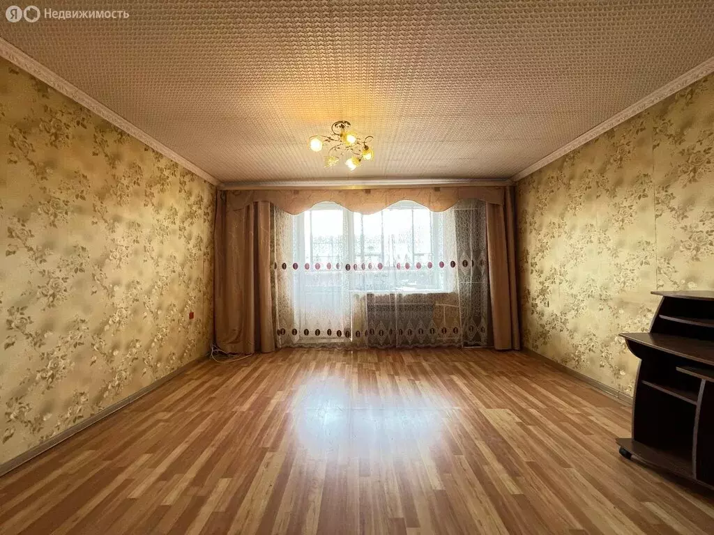 3-комнатная квартира: Уссурийск, Новоникольское шоссе, 28 (68.9 м) - Фото 0