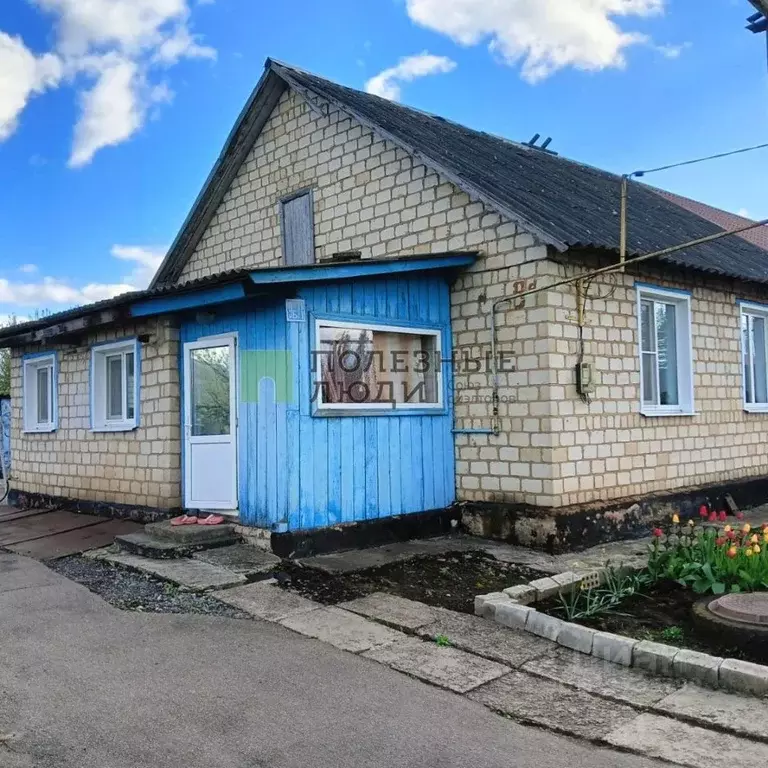 3-к кв. Орловская область, Ливны Привокзальная ул., 9 (65.7 м) - Фото 0