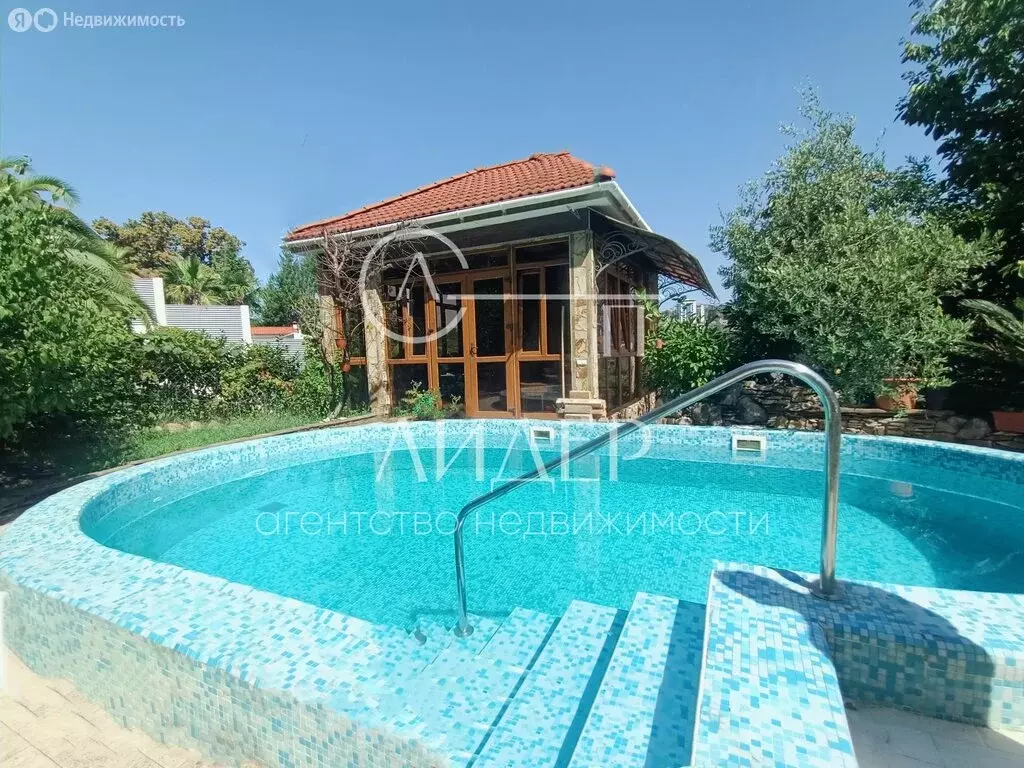 Дом в Сочи, микрорайон Новый Сочи, Инжирный переулок, 13 (450 м) - Фото 1