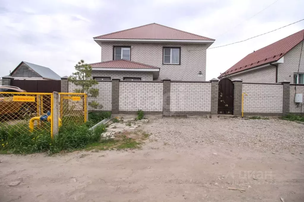 Дом в Алтайский край, Павловский район, с. Шахи ул. Куйбышева, 9Б (200 ... - Фото 1