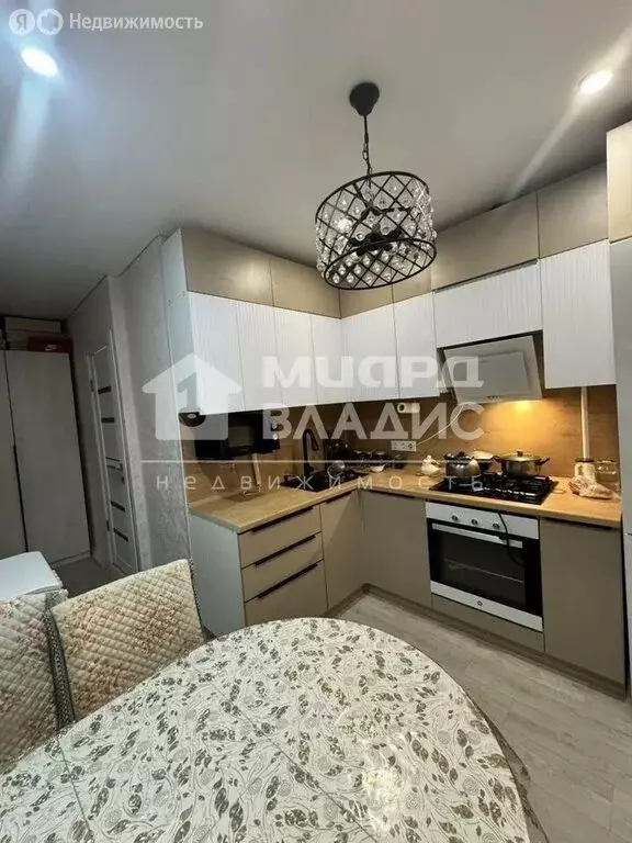 2-комнатная квартира: Омск, улица 10 лет Октября, 111 (52.8 м) - Фото 1