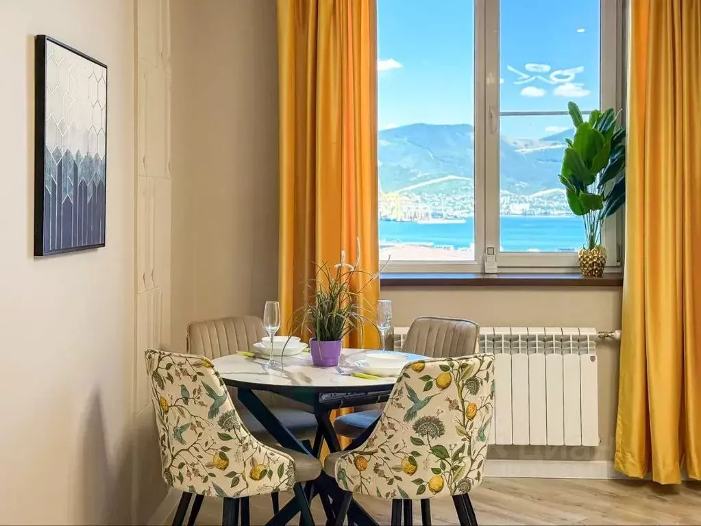 2-к кв. Краснодарский край, Новороссийск ул. Энгельса, 60 (62.0 м) - Фото 0