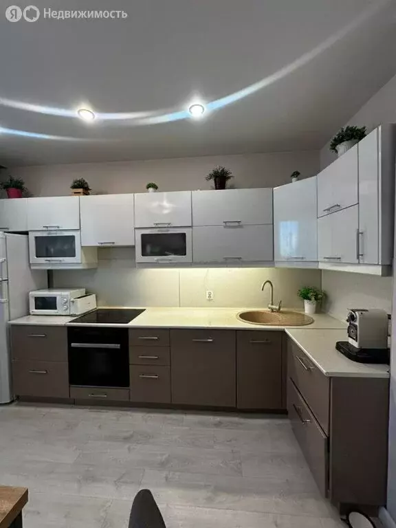 3-комнатная квартира: Екатеринбург, улица Вильгельма де Геннина, 47 ... - Фото 1