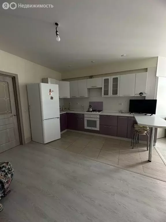 2-комнатная квартира: Геленджик, улица Орджоникидзе, 9Г (65 м) - Фото 0