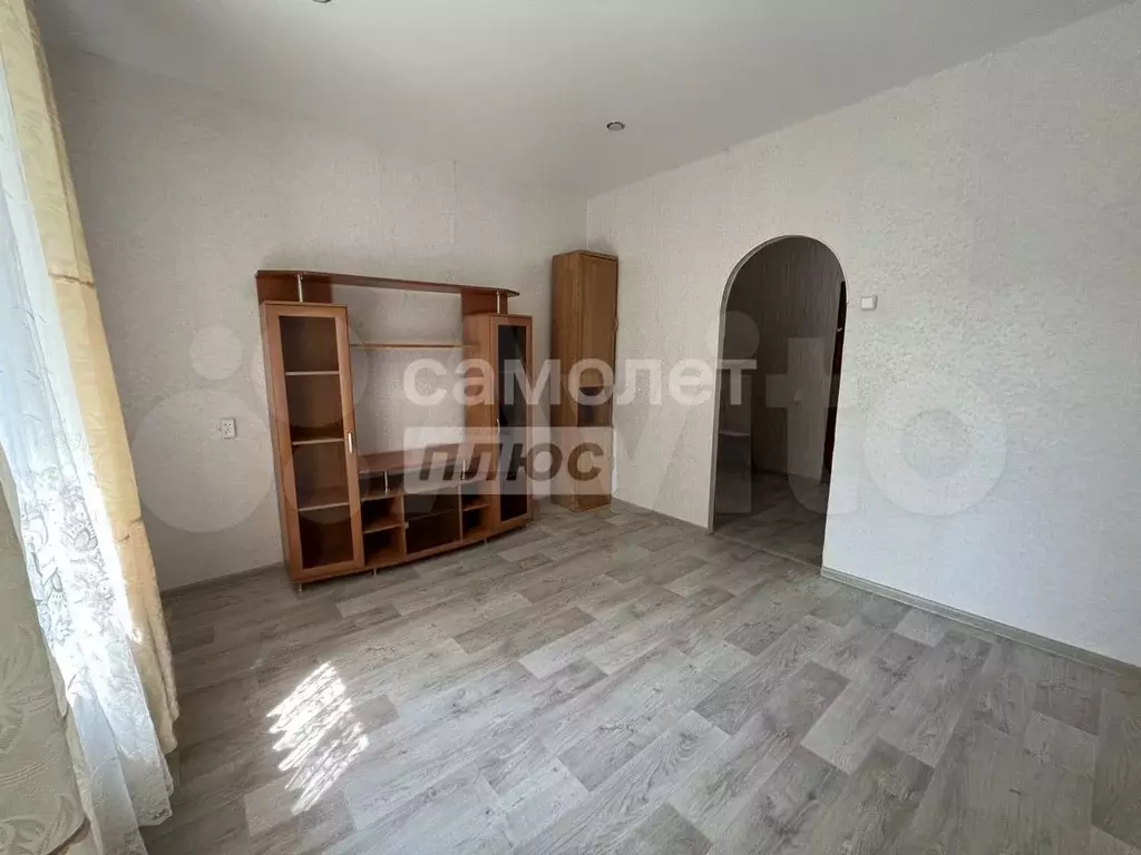 Комната 19,1 м в 6-к., 2/2 эт. - Фото 1