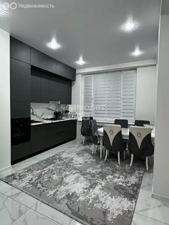 2-комнатная квартира: Грозный, улица Сайханова, 133 (75 м) - Фото 0