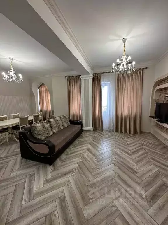 4-к кв. Ставропольский край, Ессентуки ул. Титова, 30 (120.0 м) - Фото 1