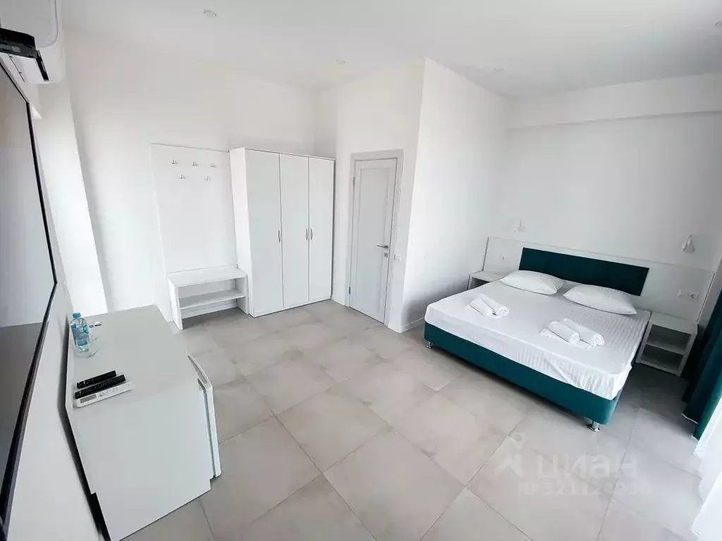 Комната Крым, Черноморский район, Оленевское с/пос, с. Оленевка ул. ... - Фото 2