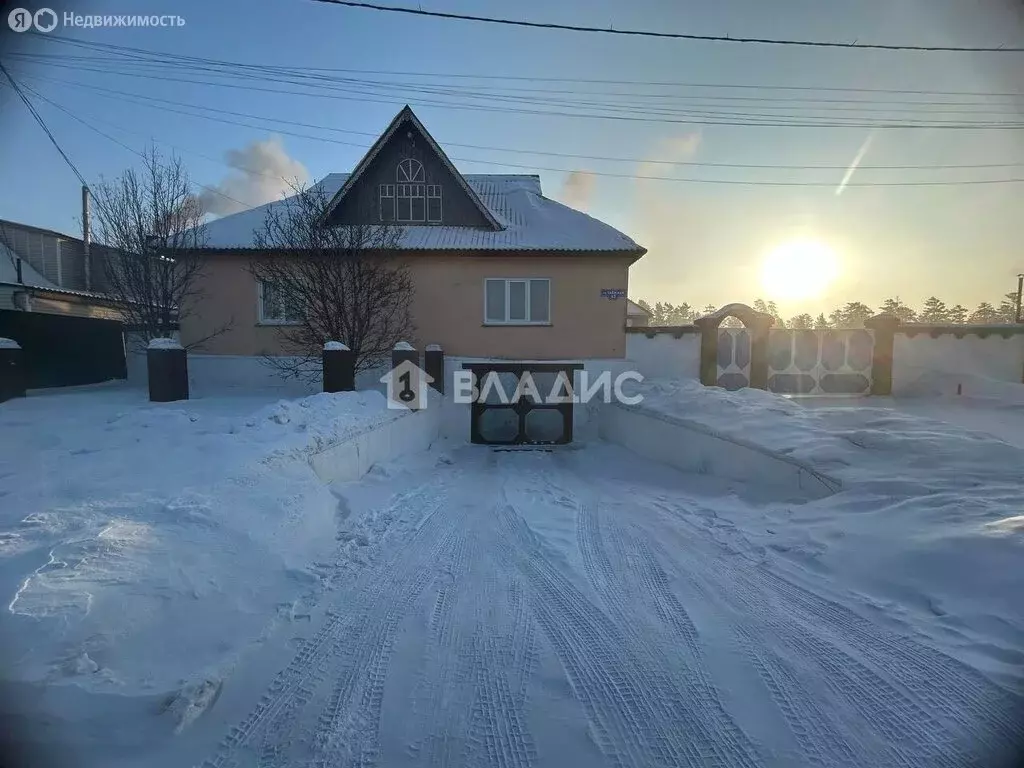 Дом в посёлок городского типа Онохой, Таёжная улица, 62 (204.6 м) - Фото 1