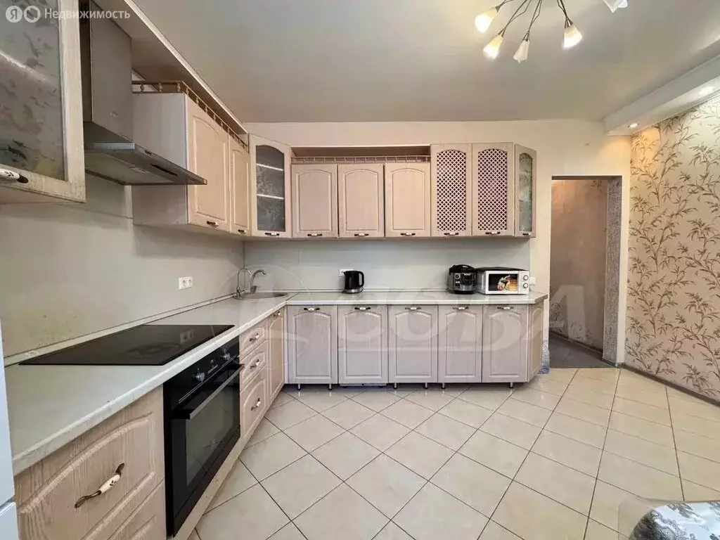 3-комнатная квартира: Тюмень, улица Карла Маркса, 8 (93 м) - Фото 2