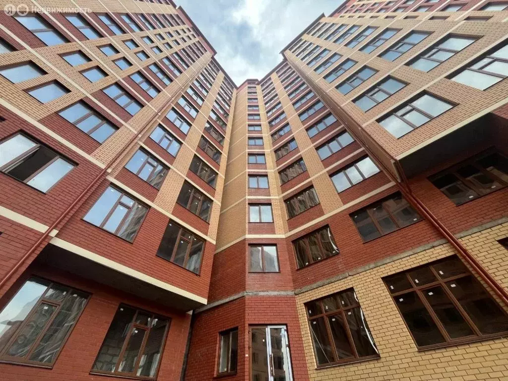 2-комнатная квартира: Махачкала, проспект Насрутдинова, 274Г (68.48 м) - Фото 1