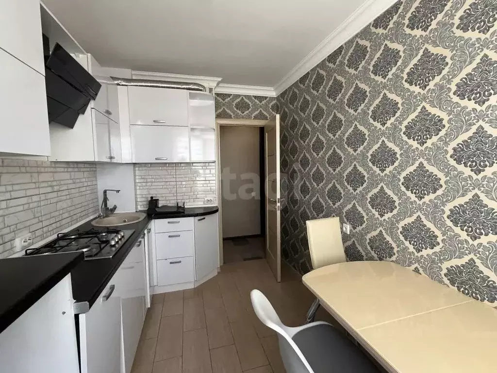 3-к кв. Крым, Саки ул. Набережная (65.6 м) - Фото 0
