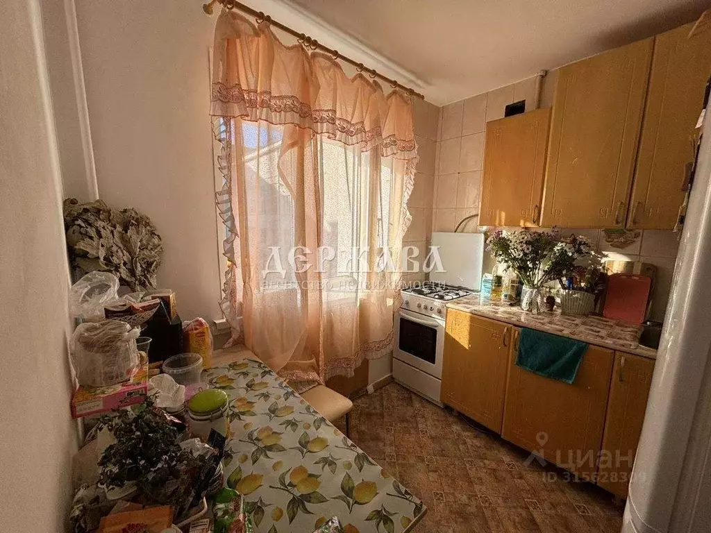 1-к кв. Белгородская область, Старый Оскол ул. Ленина, 42 (30.0 м) - Фото 0