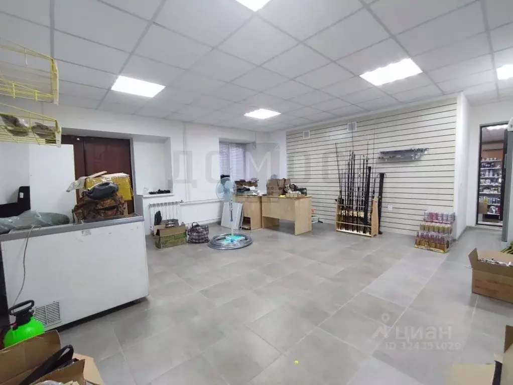 Торговая площадь в Свердловская область, Екатеринбург ул. Малый Конный ... - Фото 1