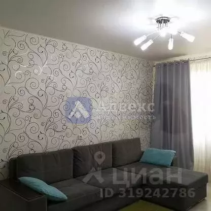 2-к кв. Тюменская область, Тюмень ул. Пермякова, 74к1 (67.0 м) - Фото 0
