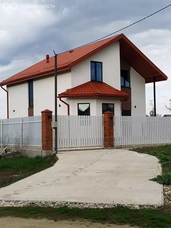 Дом в село Юровка, Кавказская улица, 2 (135 м) - Фото 1
