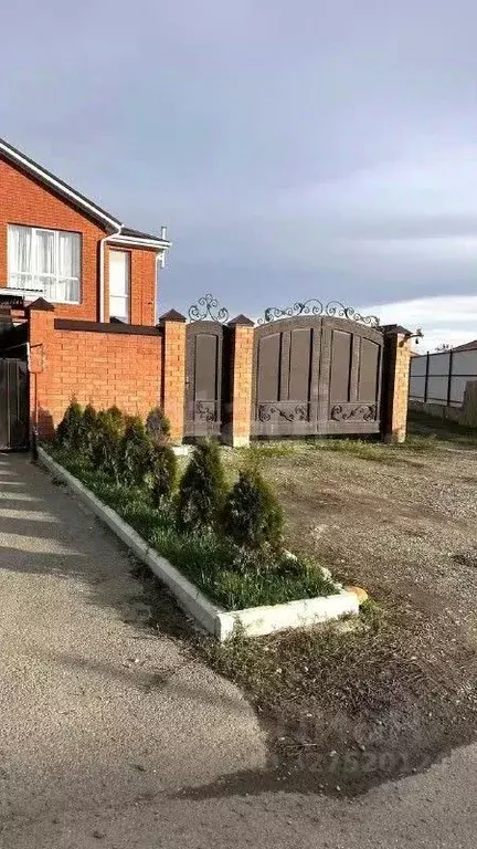 Таунхаус в Ставропольский край, Михайловск Шпаковский район, Адмирал ... - Фото 1