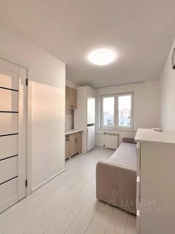 Комната Свердловская область, Екатеринбург ул. Викулова, 46к1 (11.1 м) - Фото 2