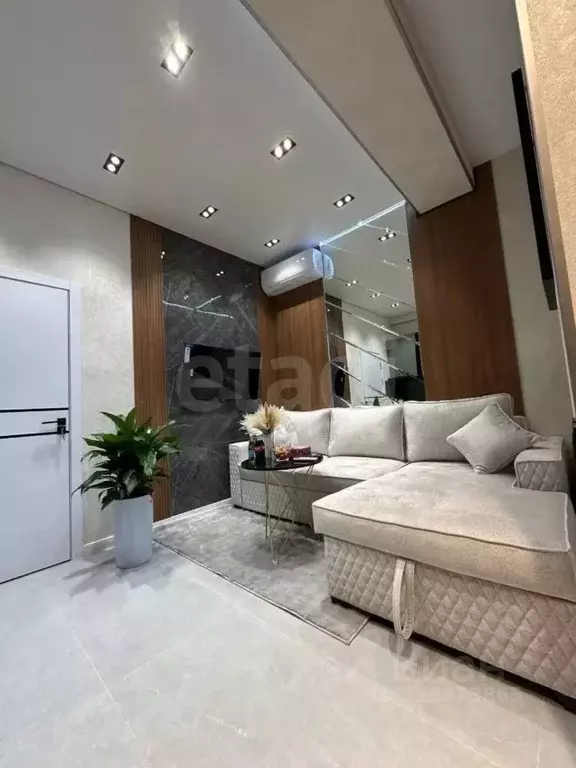 1-к кв. Татарстан, Казань ул. Мансура Хасанова, 15 (40.0 м) - Фото 0