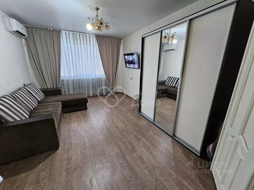 3-к кв. Волгоградская область, Волгоград ул. Кирова, 92А (64.6 м) - Фото 1