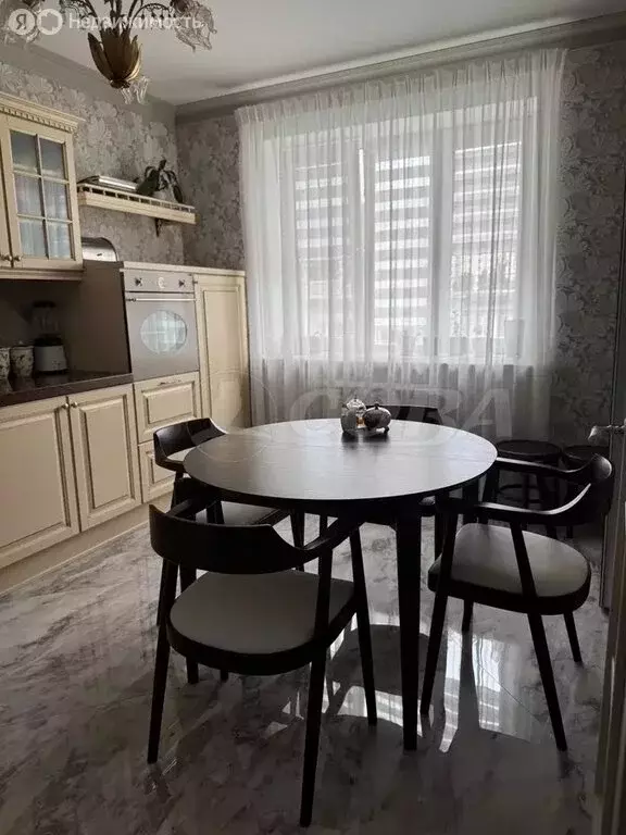 3-комнатная квартира: Махачкала, улица Шамсулы Алиева, 5 (90 м) - Фото 1