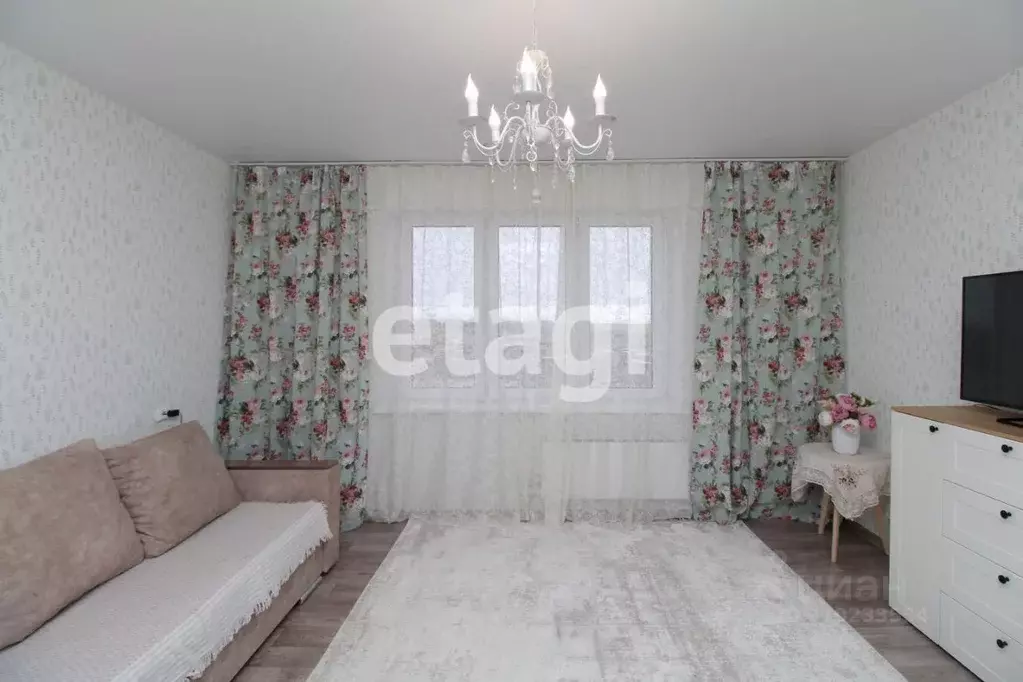 3-к кв. Красноярский край, Красноярск ул. Светлова, 38 (65.6 м) - Фото 0