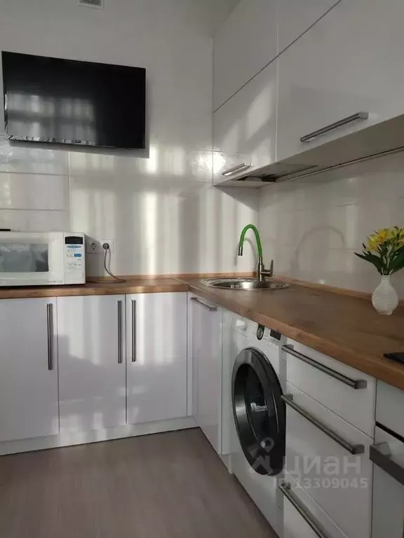 2-к кв. Удмуртия, Ижевск ул. Холмогорова, 15б (61.6 м) - Фото 0