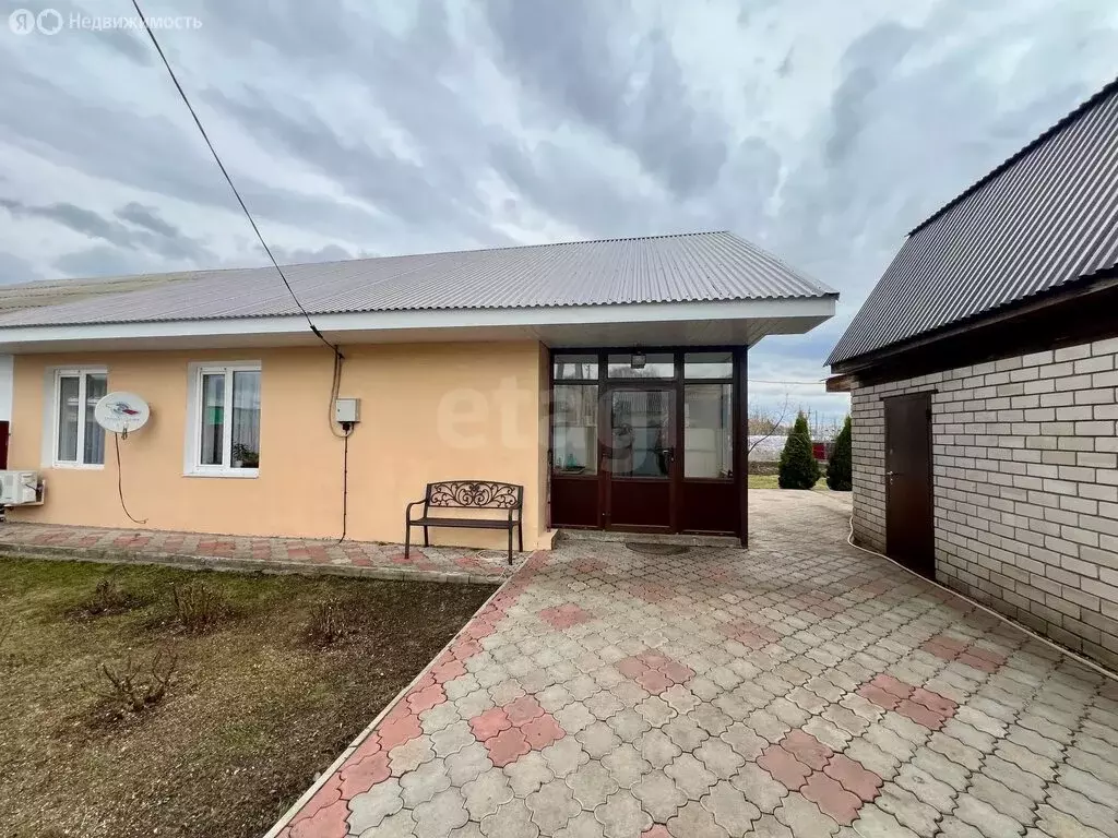 Дом в посёлок городского типа Карабаш, улица 40 лет Октября (100 м) - Фото 2