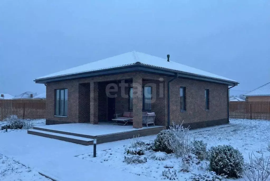 Дом в Курская область, Курский район, Нижнемедведицкий сельсовет, д. ... - Фото 1