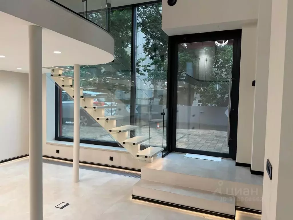 Помещение свободного назначения в Москва ул. Казакова, 7 (74 м) - Фото 1
