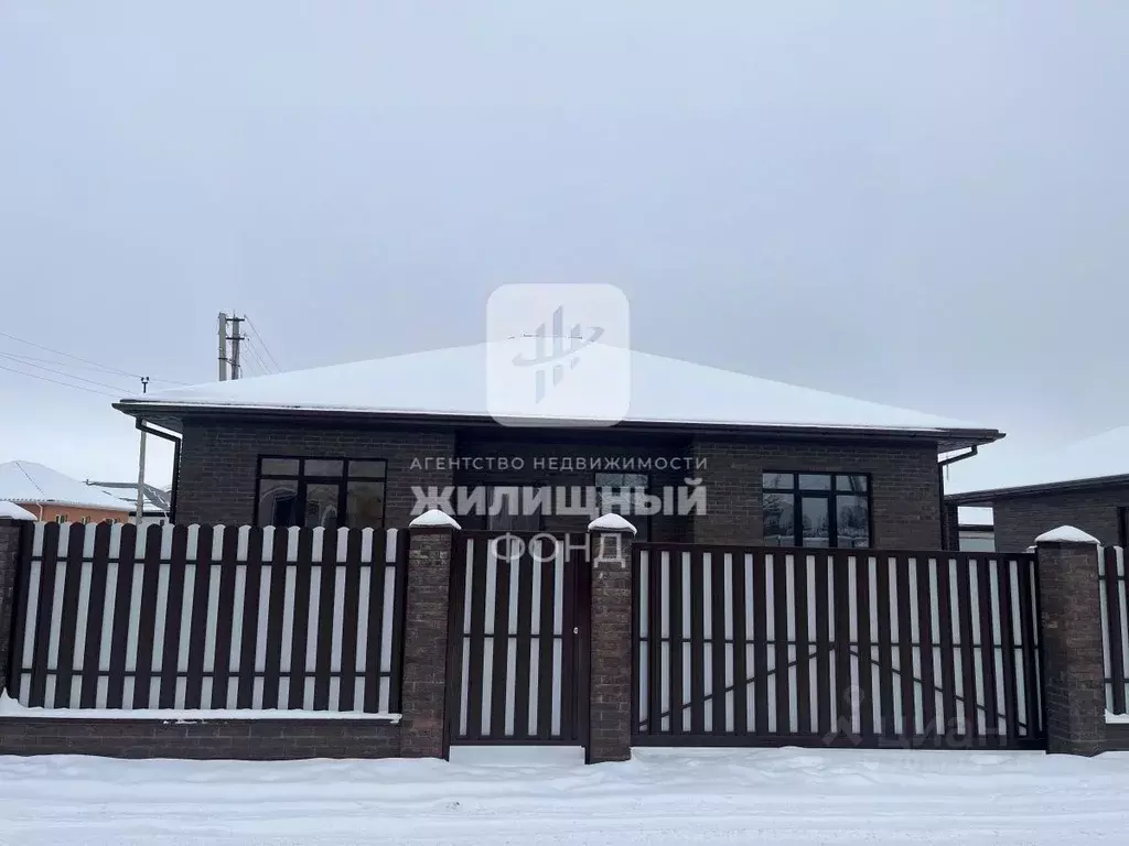 Дом в Саратовская область, Энгельсский район, Красноярское ... - Фото 1