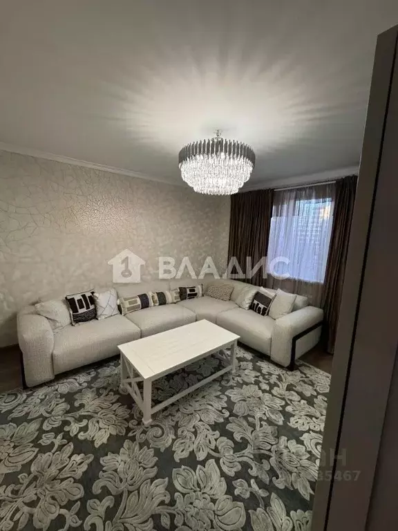 2-к кв. Москва ул. Адмирала Лазарева, 39К1 (53.1 м) - Фото 0