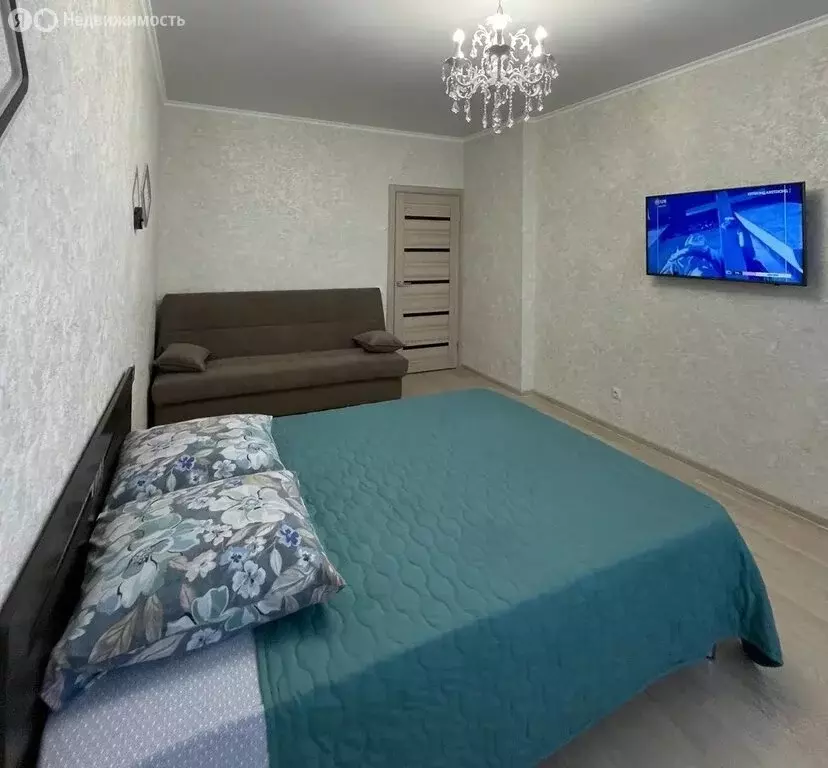 3-комнатная квартира: Краснодар, Венецианская улица, 14 (70 м) - Фото 0