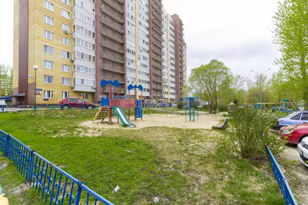 3-к кв. Тюменская область, Тюмень ул. Декабристов, 141 (55.0 м) - Фото 1