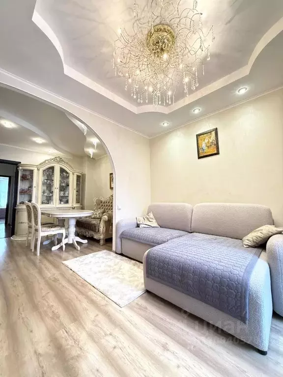 2-к кв. Саха (Якутия), Якутск ул. Лермонтова, 49 (70.0 м) - Фото 0