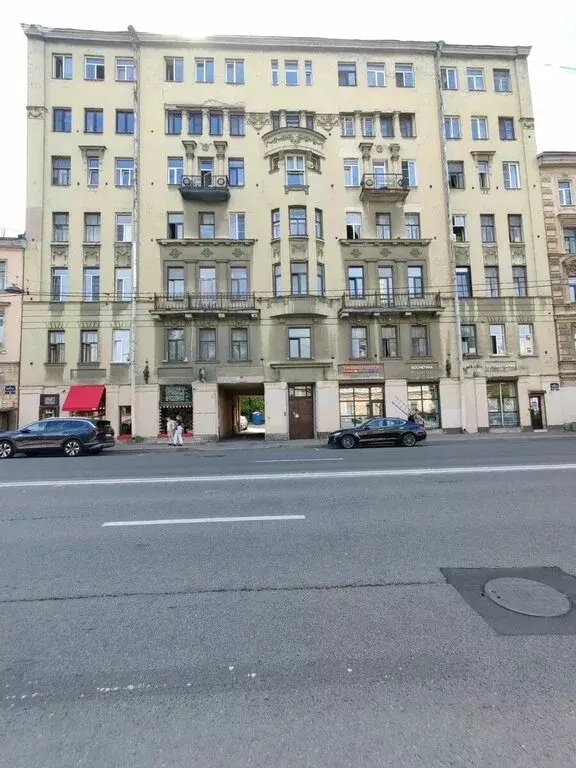 6-комнатная квартира: Санкт-Петербург, 9-я линия Васильевского ... - Фото 1