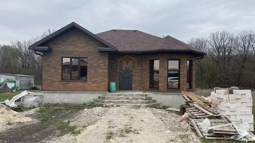 Дом в Белгородская область, Строитель Яковлевский городской округ, ул. ... - Фото 1